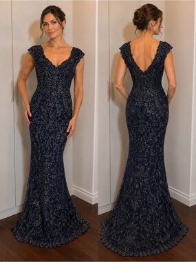 Elegant Navy Beaded V-Neck Evening Gown with Detachable Skirt